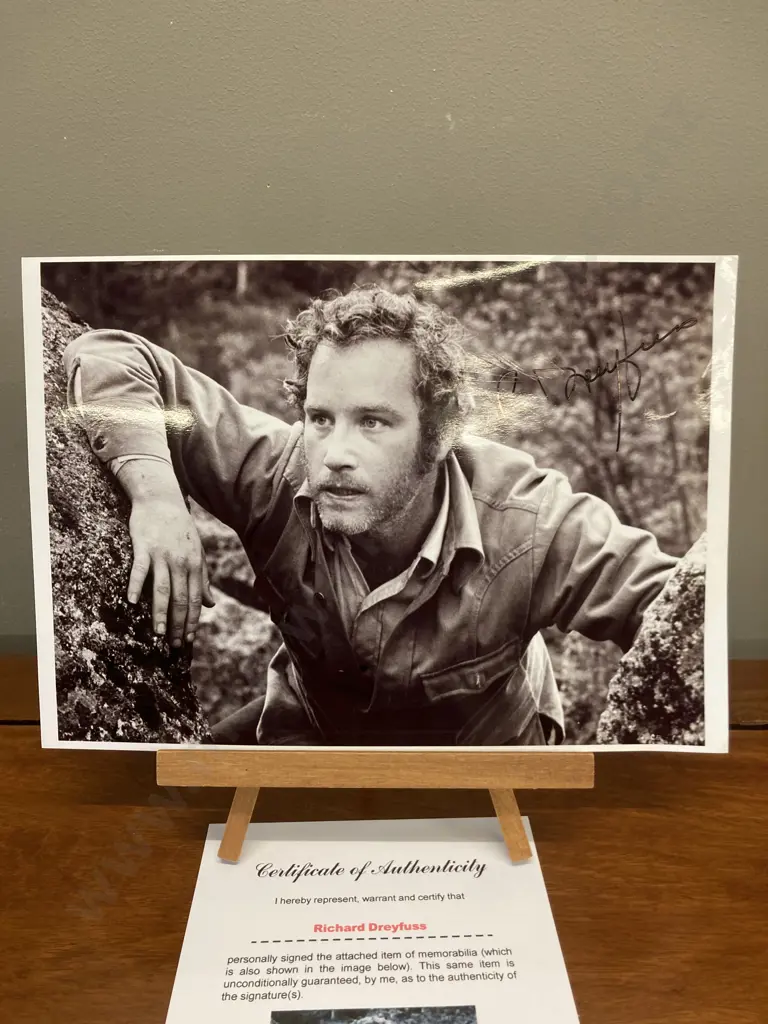 Richard Dreyfuss Signed Photo 20 x 25cm With Authentication Image 1++
